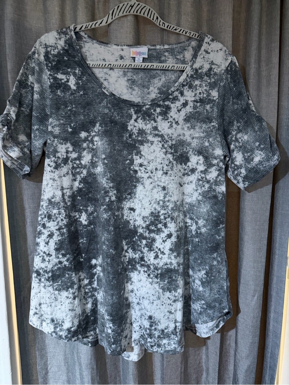 LulaRoe Morgan Casual Gray & White Tie-Dye Short Sleeve Women's Top